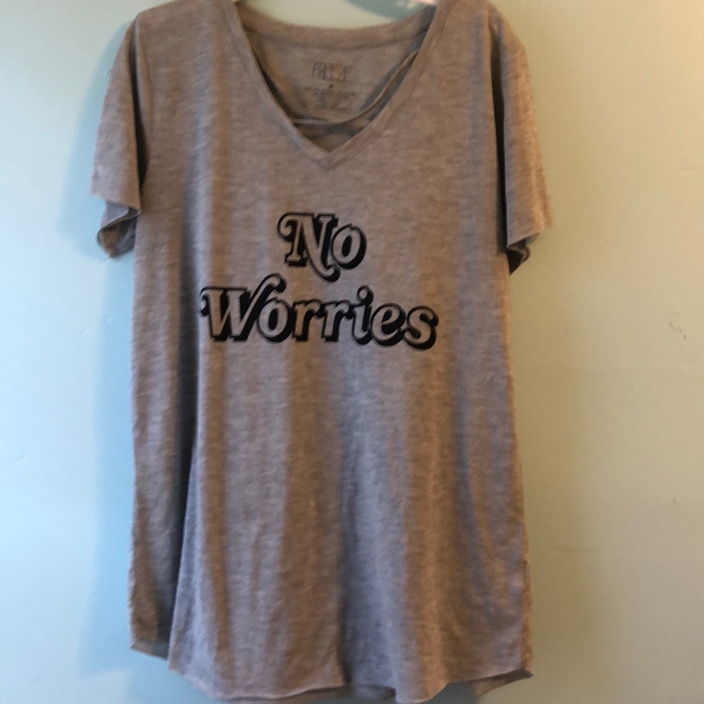 grey “no worries” t-shirt